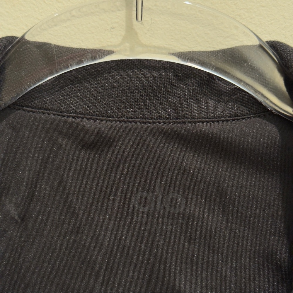 ALO Yoga Black Cropped Prestige Polo Top/ Shirt Womens Size Small - Picture 6 of 8